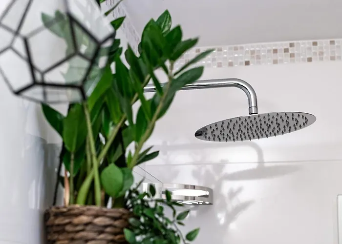 Modern & Spacious 1bdr Flat In