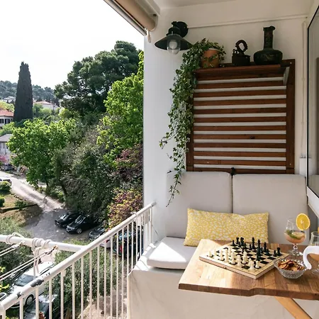 Modern & Spacious 1bdr Flat In