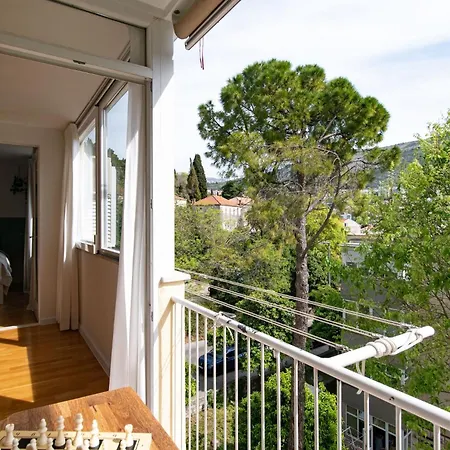 Modern & Spacious 1bdr Flat In *