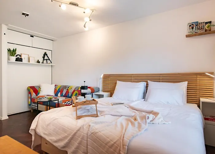 Modern & Spacious 1bdr Flat In